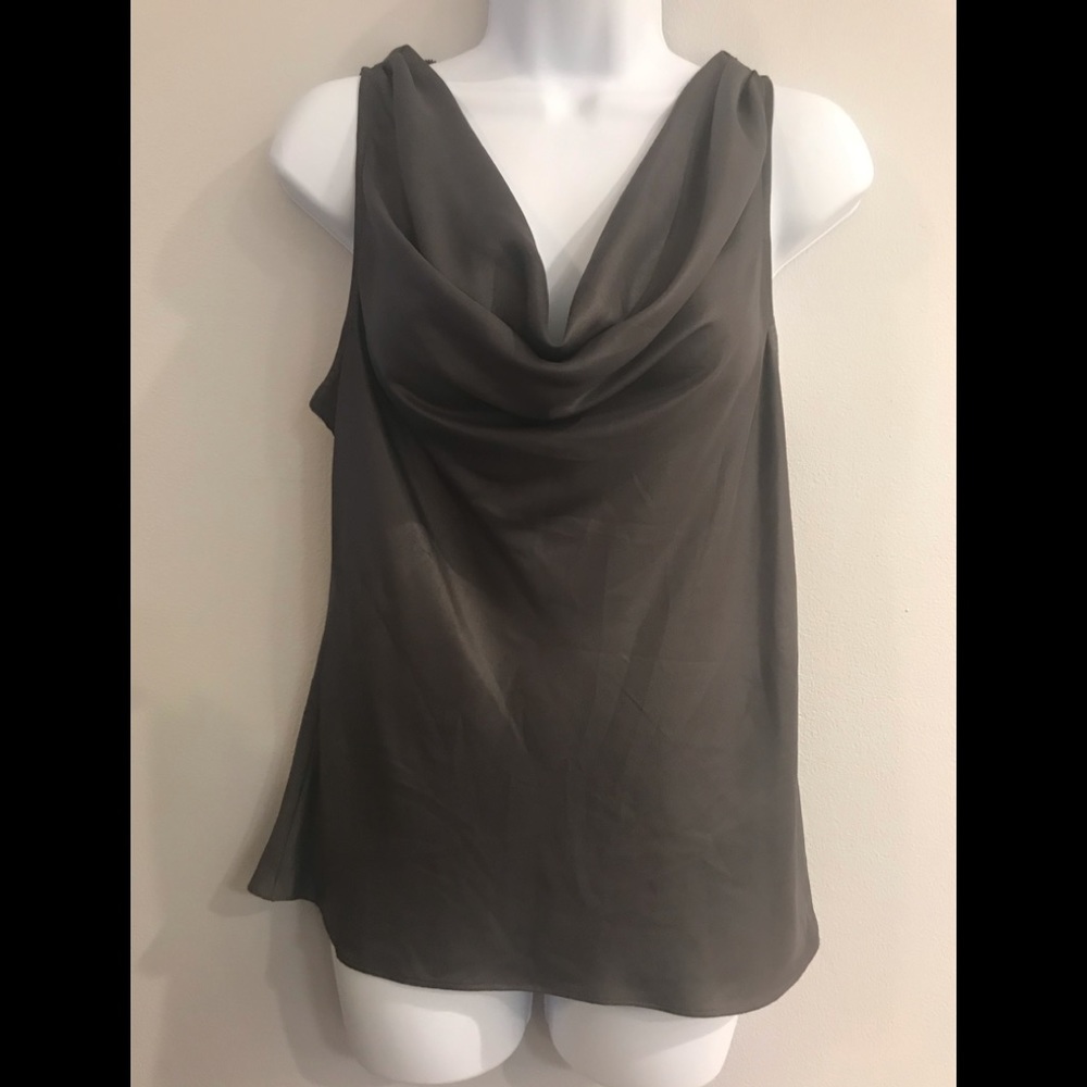 🦋Guess Top Size Medium💕🦋